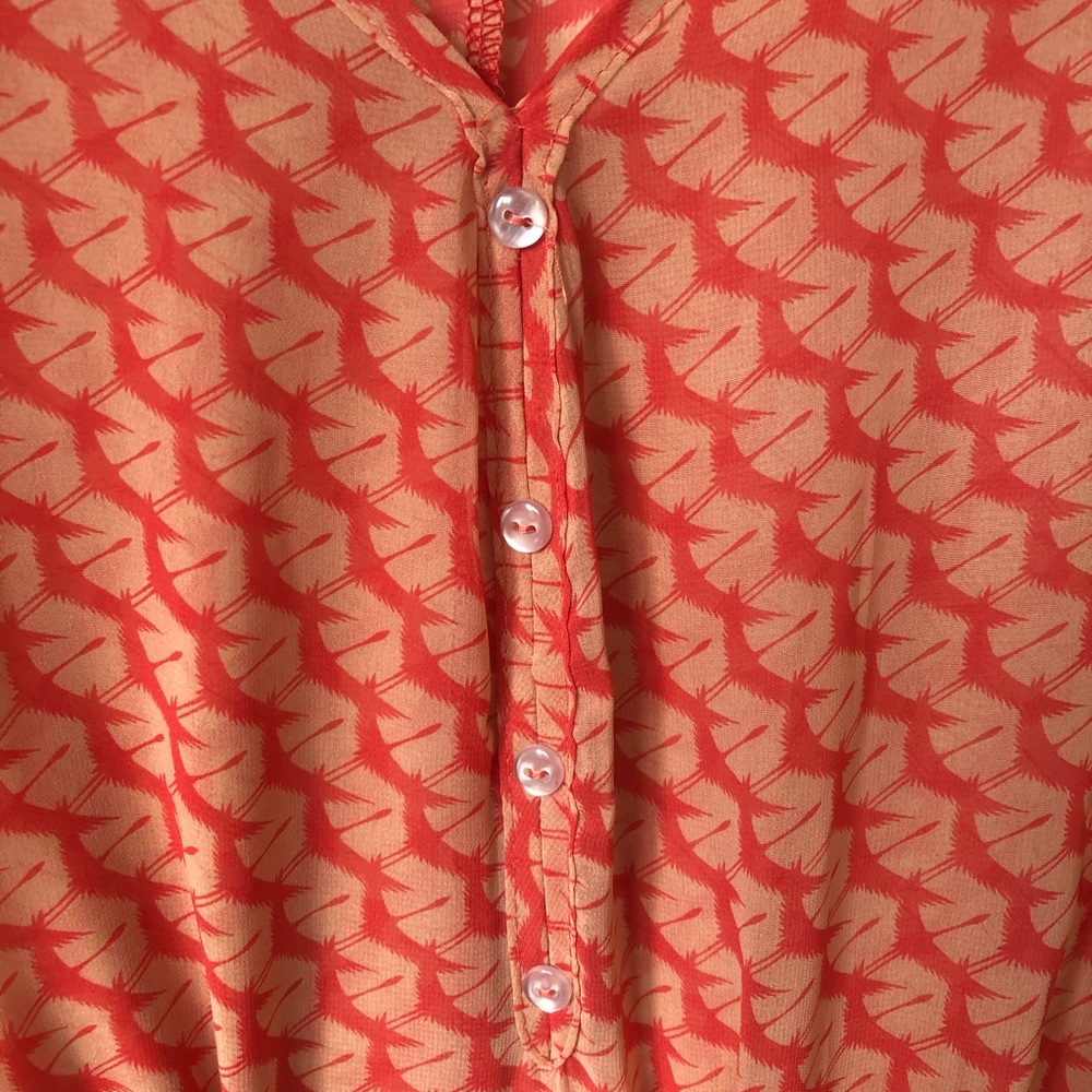 🤩*LIKE NEW* Chiffon Peplum Button-Up Blouse - Picture 4 of 7